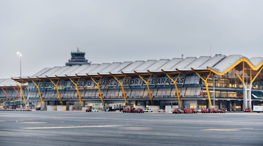 Aeropuerto Adolfo Suárez Madrid-Barajas terminal exterior